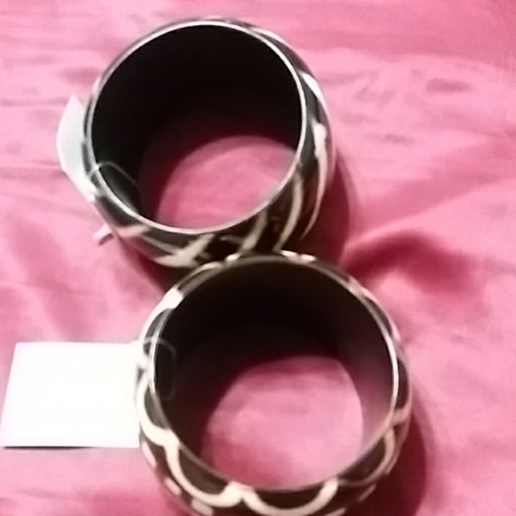 Bangle bracelets - Picture 3 of 3